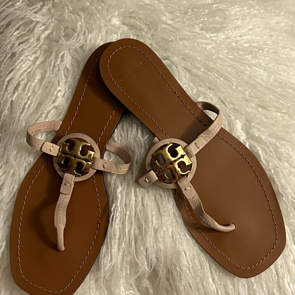 TORY BURCH MILLER GOLD EMBLEM IN PINK SANDAL SZ 8.5